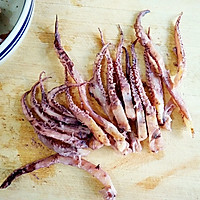 Spicy squid tentacles - love words and wine, I choose spicy Illustration of how to make wine and food 3