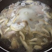 Illustration of how to make oyster mushroom meat soup 6