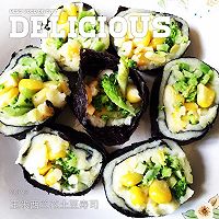 Illustration of how to make low-calorie corn, broccoli and potato sushi 8