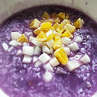 Autumn baby appetizer: purple sweet potato fruit porridge recipe illustration 5 