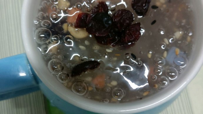 Berry good lotus seed porridge