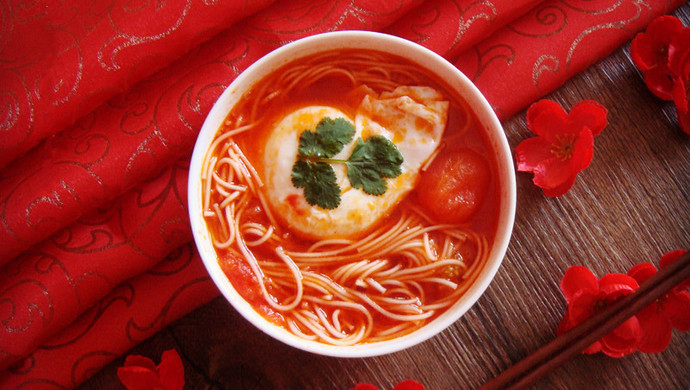 Western red egg and dragon beard noodle soup