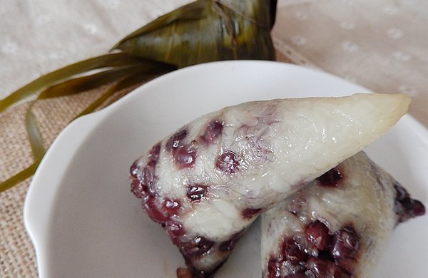 Red bean rice dumplings