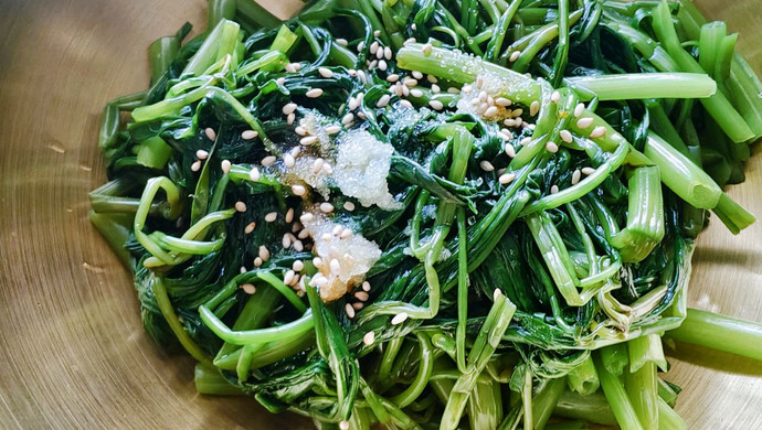 Cold water spinach