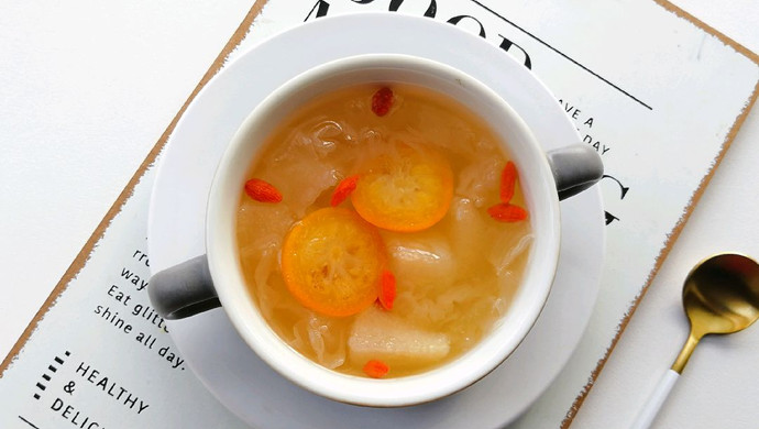 Tremella and snow pear soup