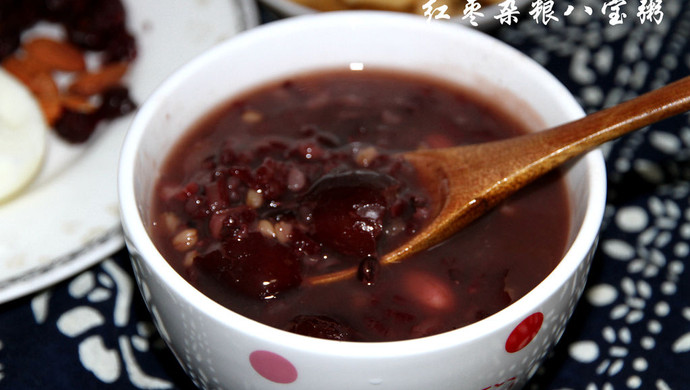 Red dates, multigrain and eight-treasure porridge