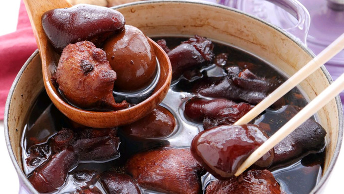 Sweet and Sour Pork Knuckles with Ginger