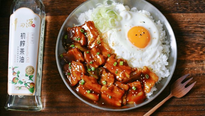 Japanese teriyaki pork belly rice bowl