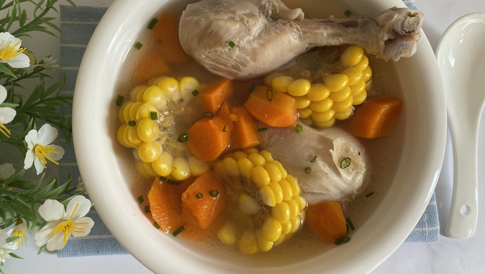 Corn, carrot and chicken leg soup