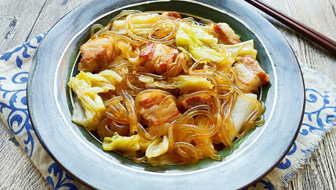 Pork and cabbage stewed vermicelli