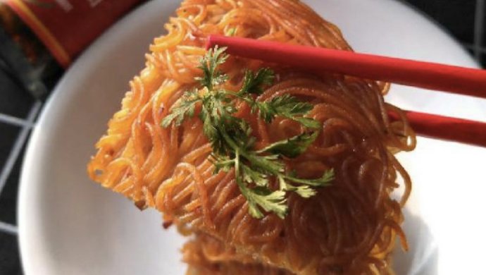 Noodle cake