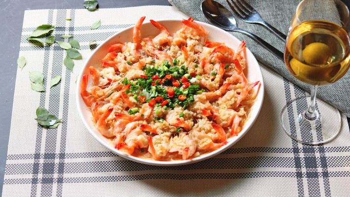 Steamed shrimp with garlic vermicelli