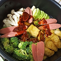 Korean-style small hot pot#Warm Winter Sauce is in hand, hi eating troops Illustration of how to make a pot 7