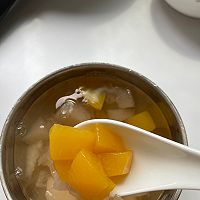 #autumn nourishing time#autumn moisturizes dryness, yellow peach and snow pear Illustration of how to make white fungus soup 9