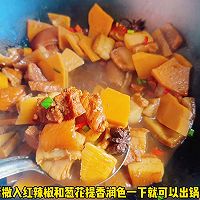 #The Mid-Autumn Festival can still be celebrated like this# How to make braised pork with bamboo shoots Illustration 6