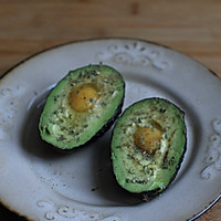 [Avocado baked eggs] - a wonderful breakfast for girls Illustration of how to do it 3