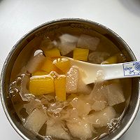 #autumn nourishing time#autumn moisturizing, yellow peach snow pear Illustration of how to make white fungus soup 8