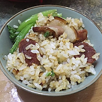 Simple and easy-to-learn bacon and sausage clay pot rice recipe 10