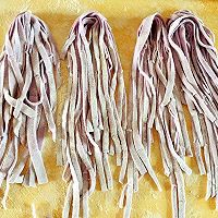 Illustration of how to make purple cabbage noodles 10