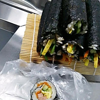 Illustration of how to make savory kimbap 7