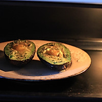 [Avocado baked eggs] - a wonderful breakfast for girls Illustration of how to do it 4