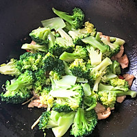 #肉eater Alliance# Illustration of how to make stir-fried chicken breast with broccoli 10