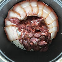 Cantonese style barbecued pork potIllustration of how to make rice (rice cooker version) 4