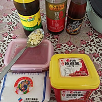 Korean-style small hot pot#Warm Winter Sauce is in hand, hi eating troops Illustration of how to make a pot 4