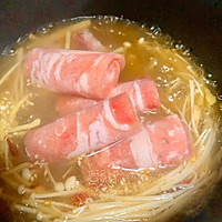 A refreshing midnight snack for lazy people! Fat beef vermicelli in sour soup with enoki mushrooms! Illustration of how to do it 6