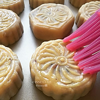 [Savory Cantonese Style Golden Legs and Five Nuts Mooncake] for five Illustration of how to correct the name of Ren moon cake 7