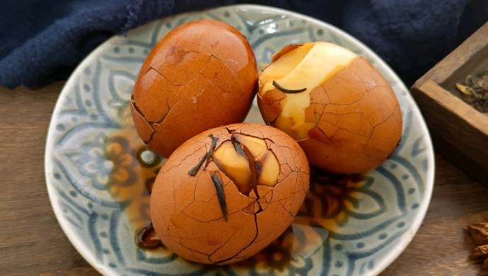 Braised tea eggs