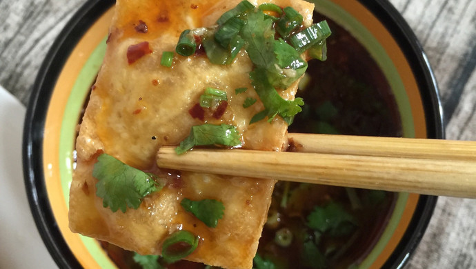 Fried stinky tofu