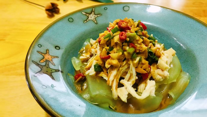 Fried skin with shredded chicken