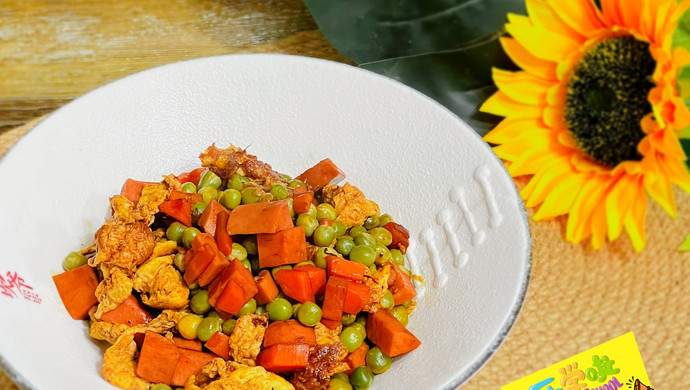 Scrambled eggs with peas