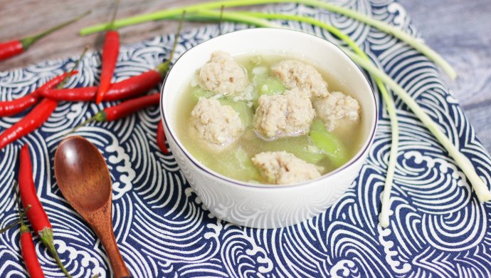 Loofah and Meatball Soup