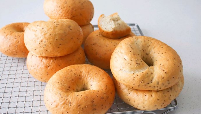 Whole Wheat Chia Bagel Bread