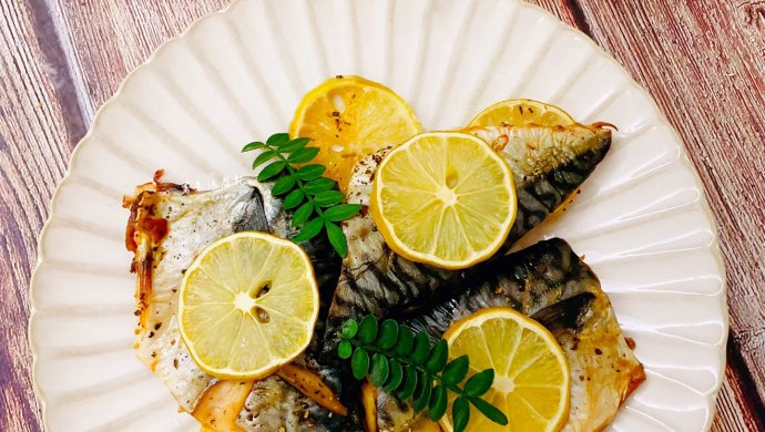 Norwegian Mackerel with Black Pepper and Lemon