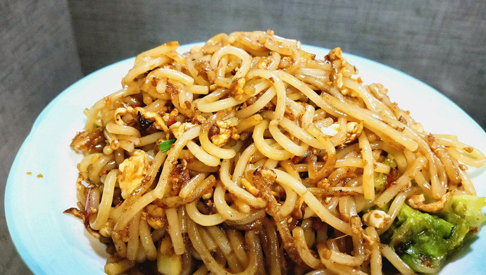 A piece of fried rice noodles for late night snack