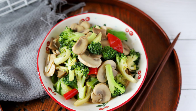 Sautéed Mushrooms with Broccoli