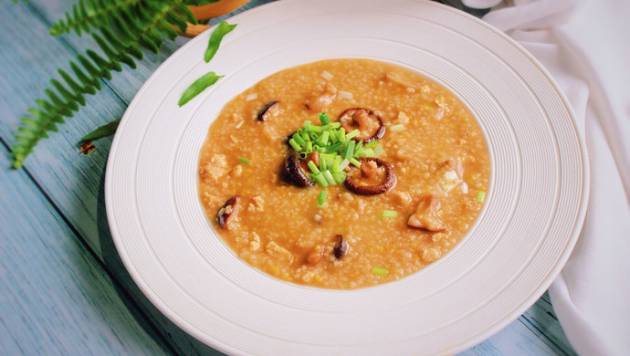 Mushroom, chicken and millet porridge