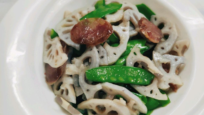 Sausage, lotus root slices and snow peas