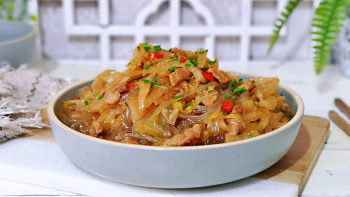 Sauerkraut and Pork Stewed Vermicelli