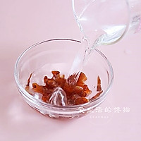 Peach gum, longan and lotus seed soup, a hydrating soup for autumn skin, super good Eat! Recipe 3