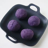 Recipe for low-fat healthy dessert [Purple Sweet Potato Strawberry Daifuku] Illustration 11