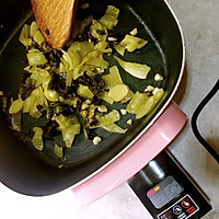 Illustration of how to make pickled cabbage, fat beef, enoki mushrooms hot pot#利仁hotpot节# 3