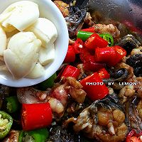 Illustration of how to make griddle-pot bullfrog as an appetizer for the Spring Festival banquet 19 