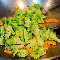 #白valentine's daylimiteddelicious# Stir-fried broccoli, reduced in spring Illustration of essential fat making methods 4