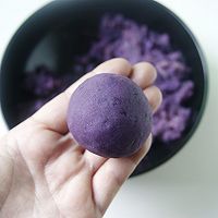 Recipe for low-fat healthy dessert [Purple Sweet Potato Strawberry Daifuku] Illustration 9