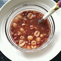 Illustration of how to make dehumidified red bean, barley, lotus seed porridge 4