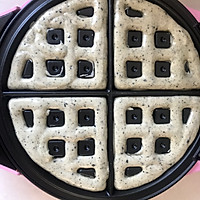 Black Sesame Waffles: Recipe Illustration 4